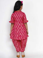 Load image into Gallery viewer, Girls Pink &amp; Gold-Toned Printed Kurta with Dhoti Pants
