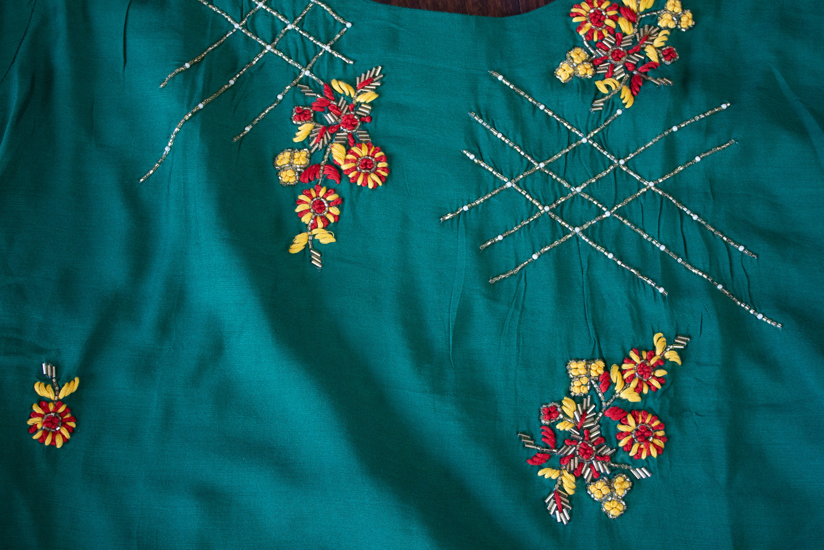 Women Embroidered Muslin Straight Kurta