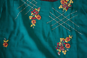 Women Embroidered Muslin Straight Kurta