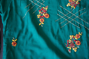 Women Embroidered Muslin Straight Kurta